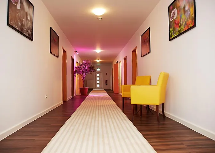 Joos فندق برغهايم